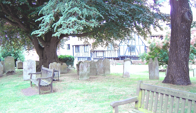 PICT0204 Rye Churchyard.JPG - Rye Churchard